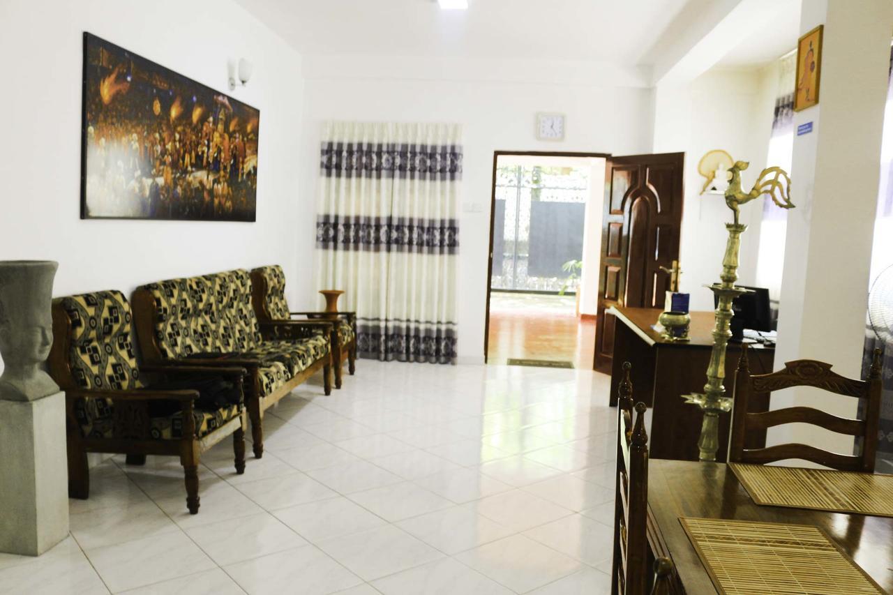 Yoho Travellers Residence Kandy Exterior foto