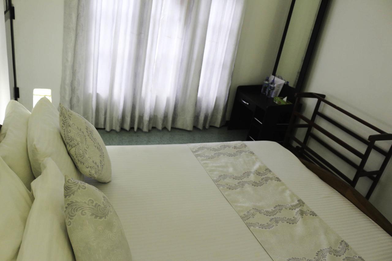 Yoho Travellers Residence Kandy Exterior foto